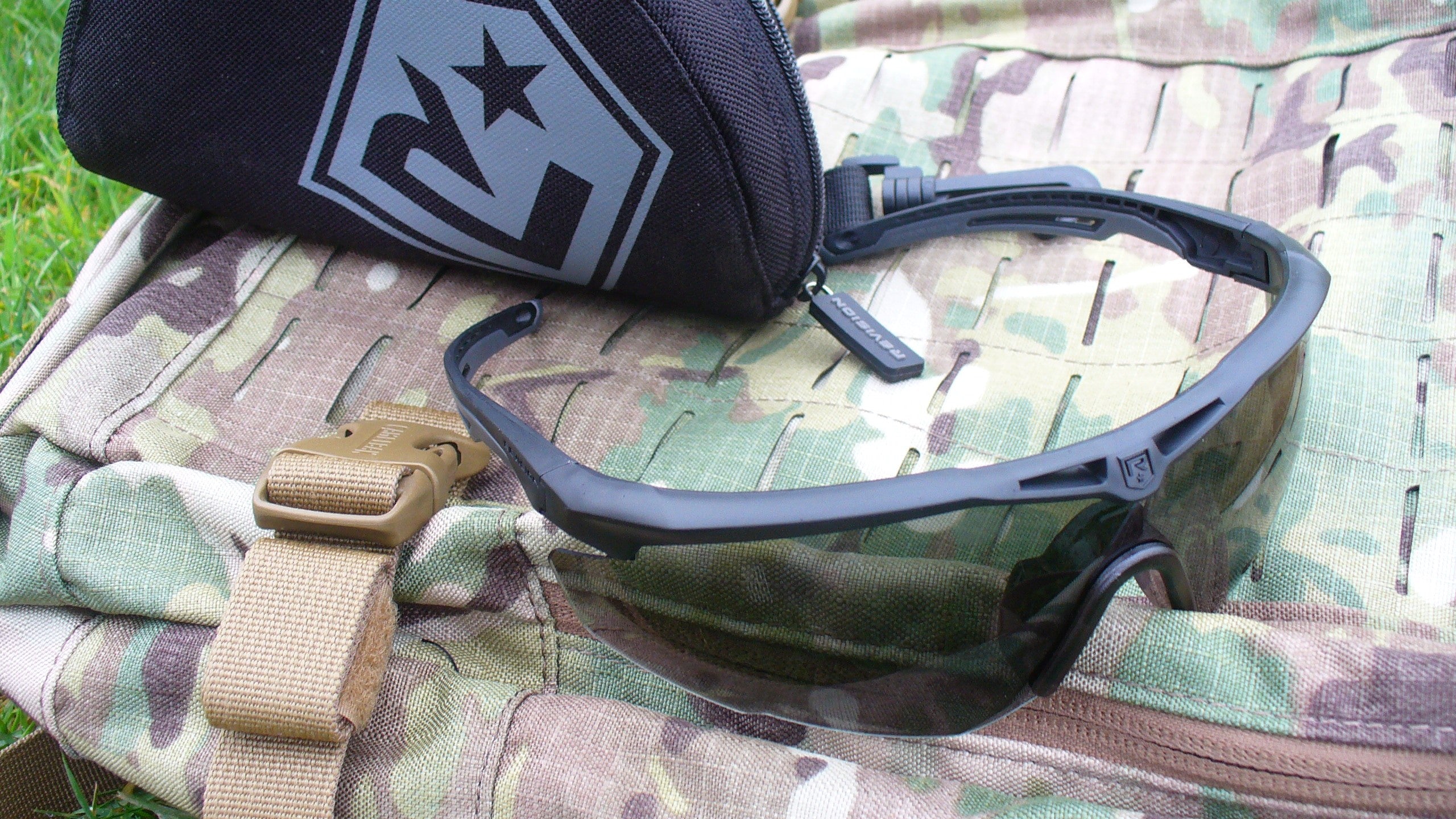 Revision StingerHawk Eyewear APEL